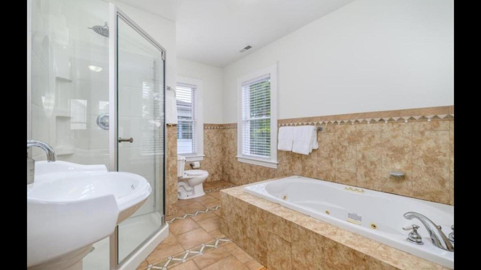 Black Rock Home - 4 Bed - Jacuzzi Bath - Beach Bridgeport Eksteriør bilde