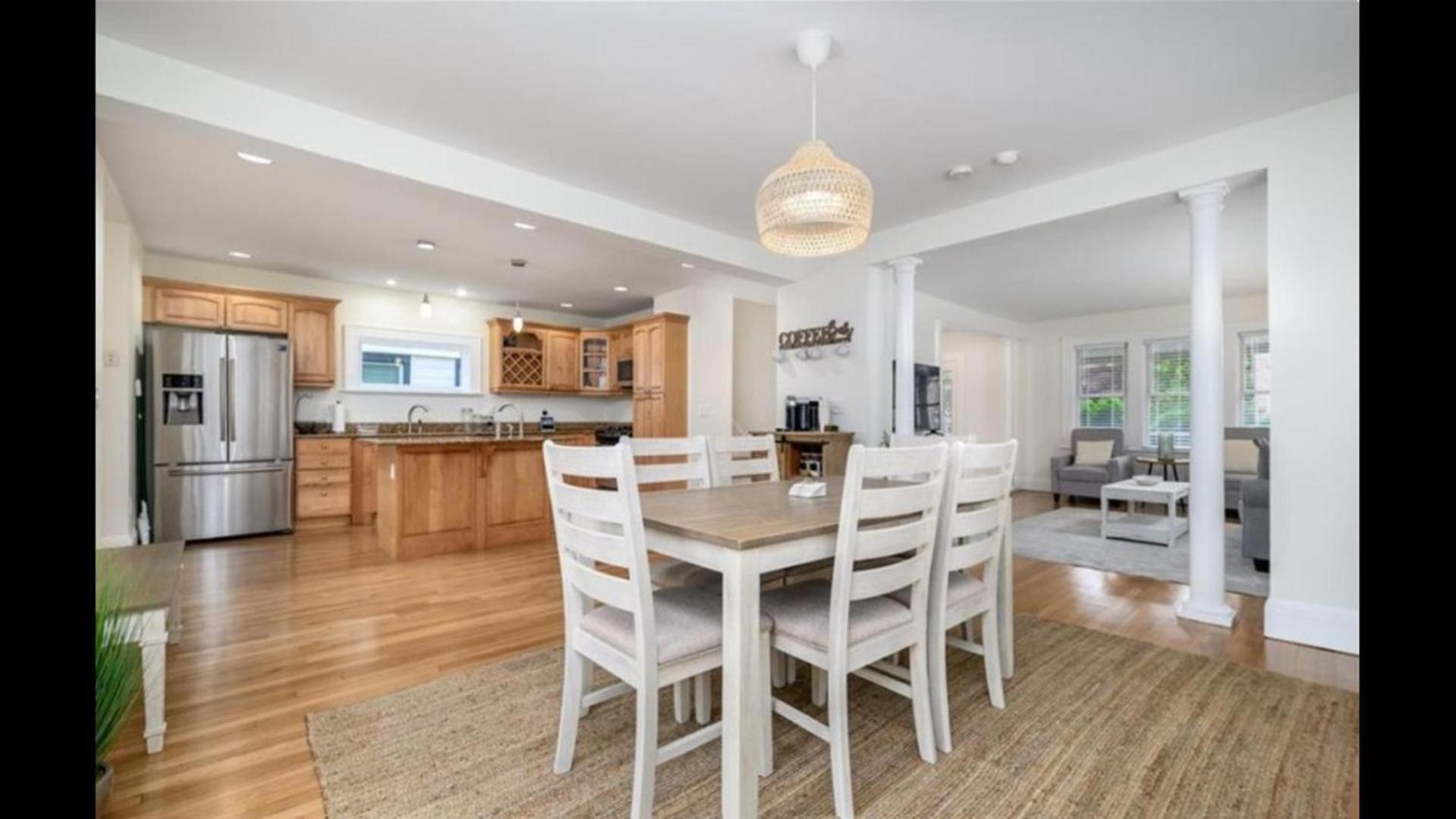 Black Rock Home - 4 Bed - Jacuzzi Bath - Beach Bridgeport Eksteriør bilde